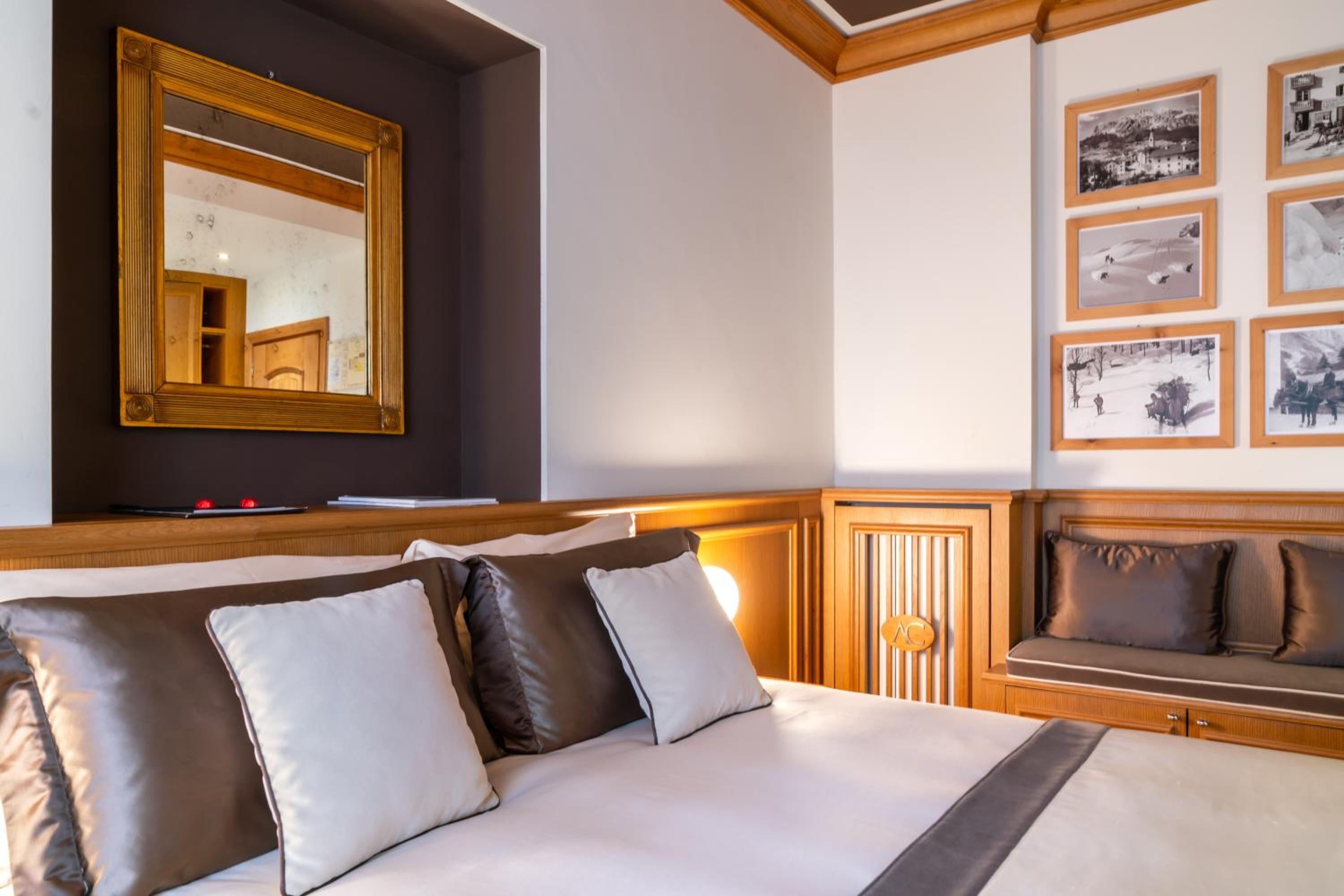 غرفة قياسية بسرير مزدوج، Ambra Cortina Luxury Fashion Boutique Hotel 7/10
