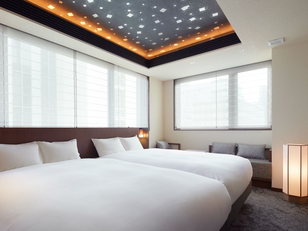 EXECUTIVE, SUITE
