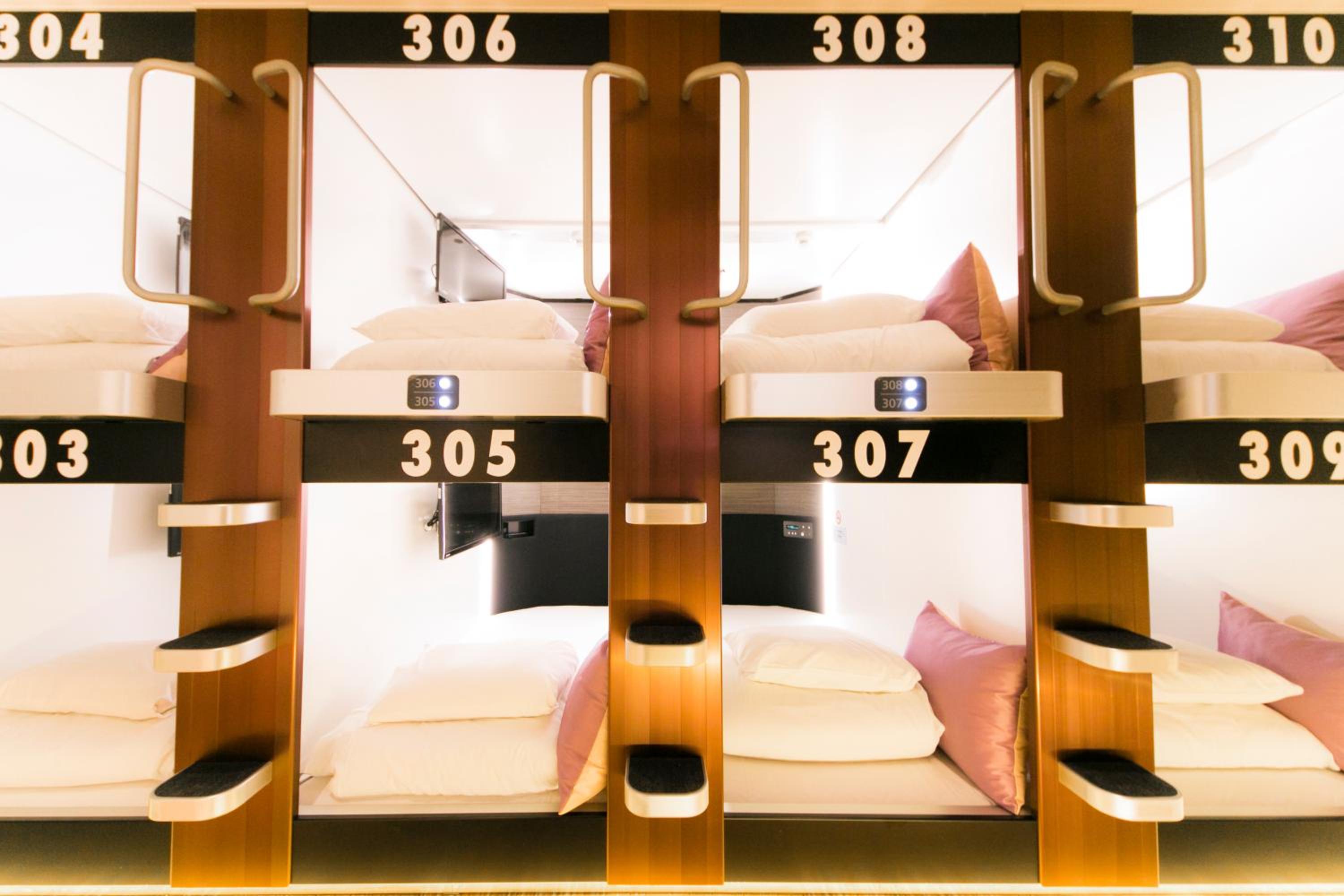 Female Only, Deluxe, Cabin