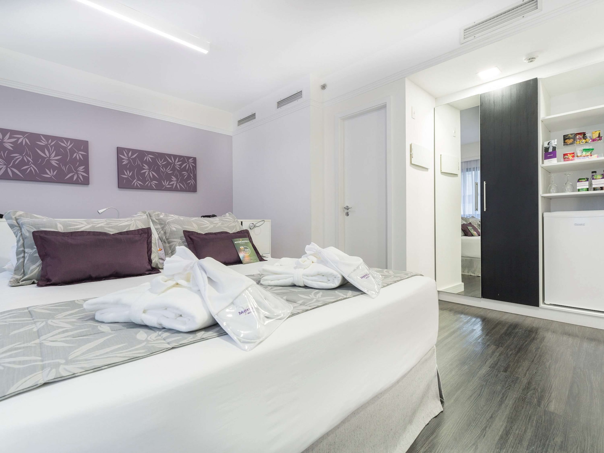 PRIVILEGE, APARTMENT, QUEEN BED