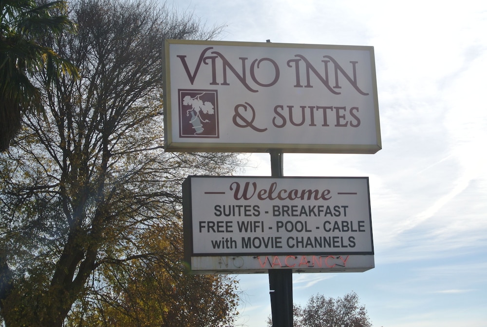 Vino Inn & Suites (ex Rancho Tee Motel) 3/63