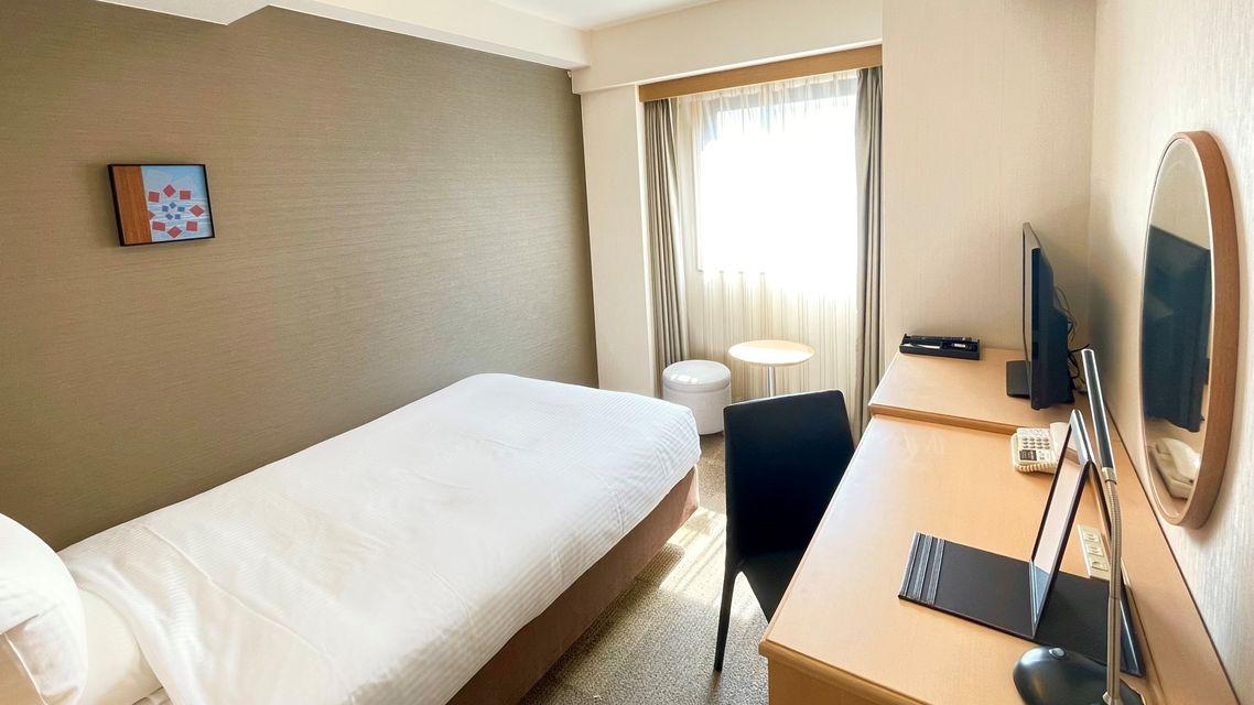 Semi Room, Single, Smoking