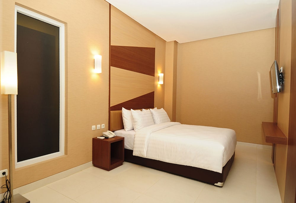 Lynt Hotel Jakarta 6/15