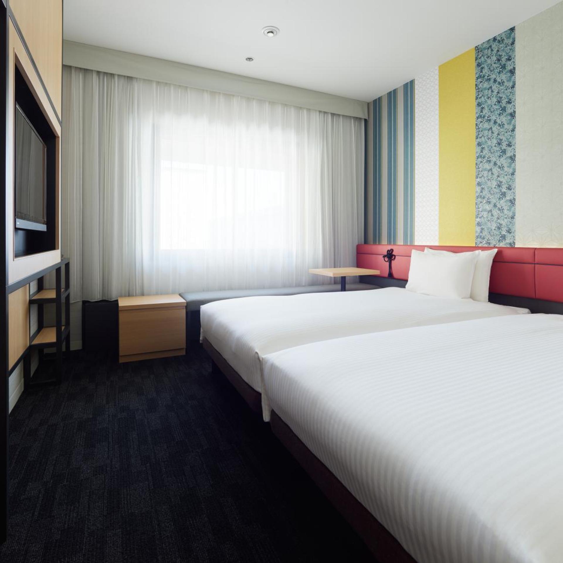 Standard, Twin Beds, Electronic Cigarette Only