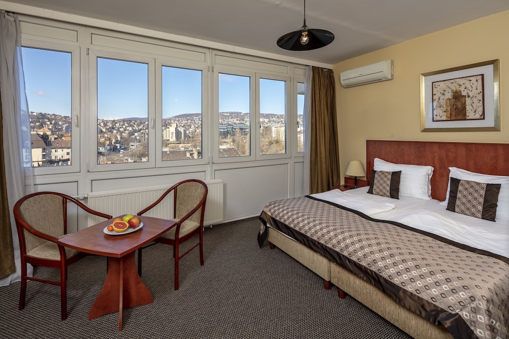 Hotel Charles 31/67