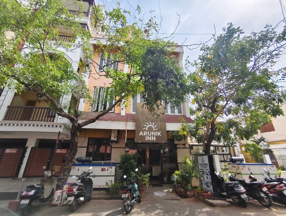 OYO Rooms off Aurobindo Ashram 59/65