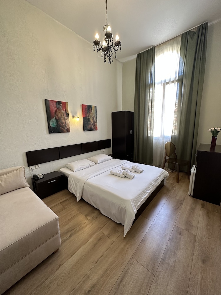 Hotel Ilisia 5/68