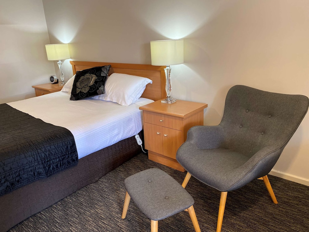 Best Western Plus All Settlers Motor Inn 22/34