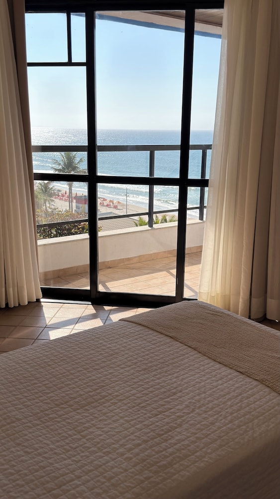 Ingleses Praia Hotel 35/50