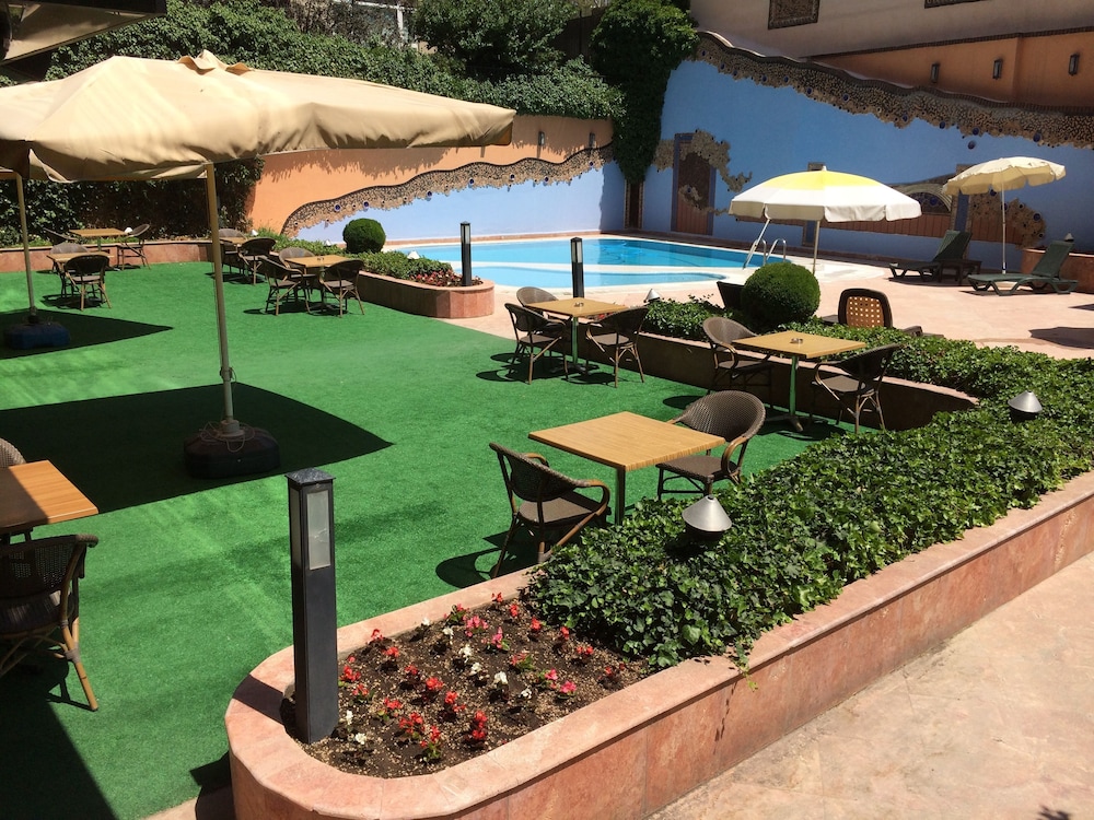 ATAKULE KING HOTEL 26/28