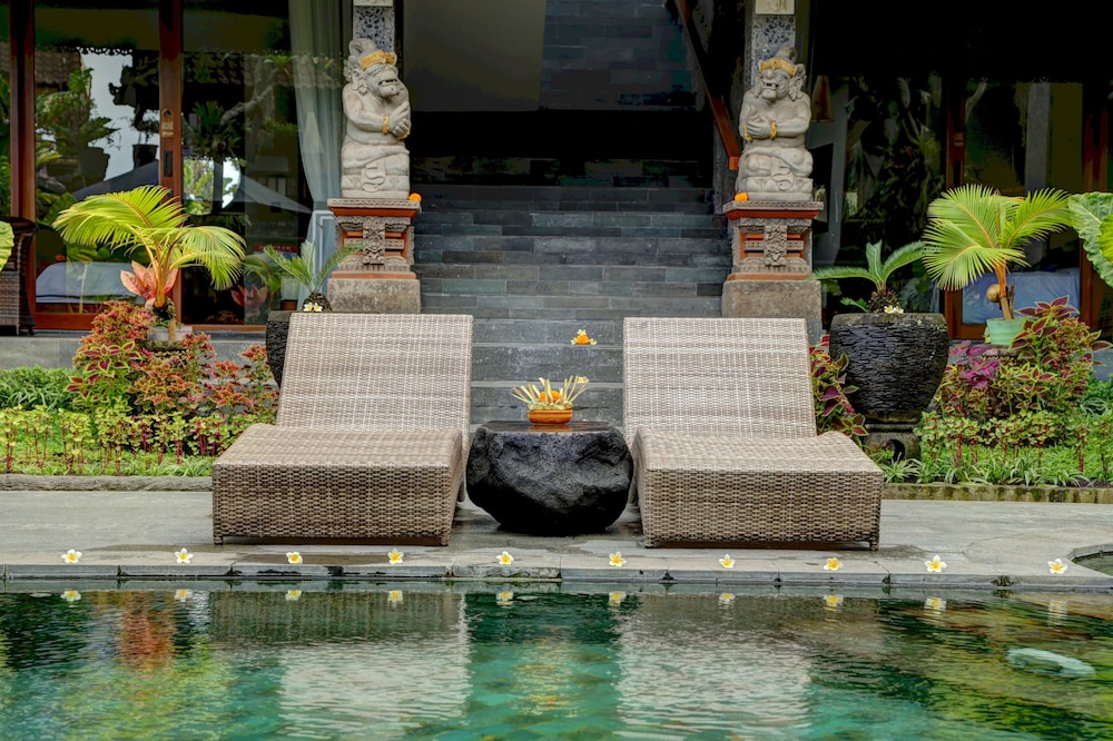 Kunang-Kunang Guesthouse 83/86