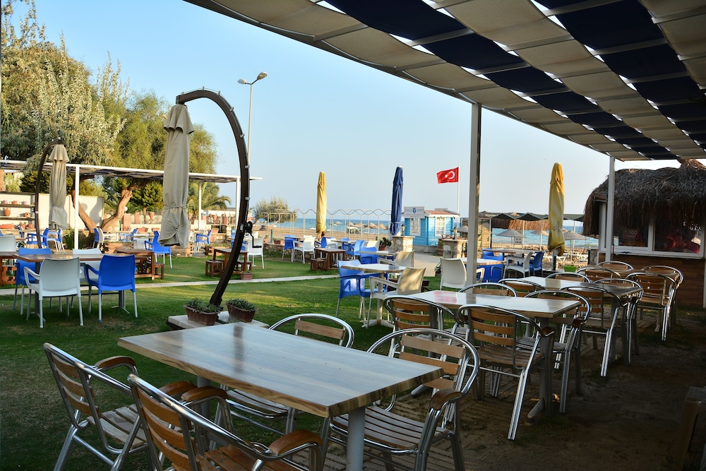 GUMULDUR MAVI DENIZ HOTEL 34/50