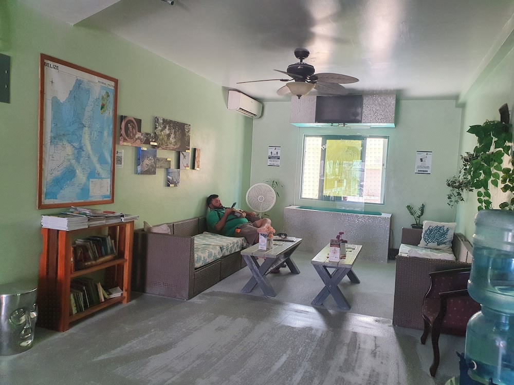 Caye Caulker Plaza Hotel 47/57