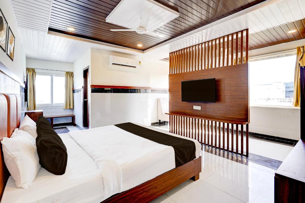 Hotel Grand Orchid 25/38