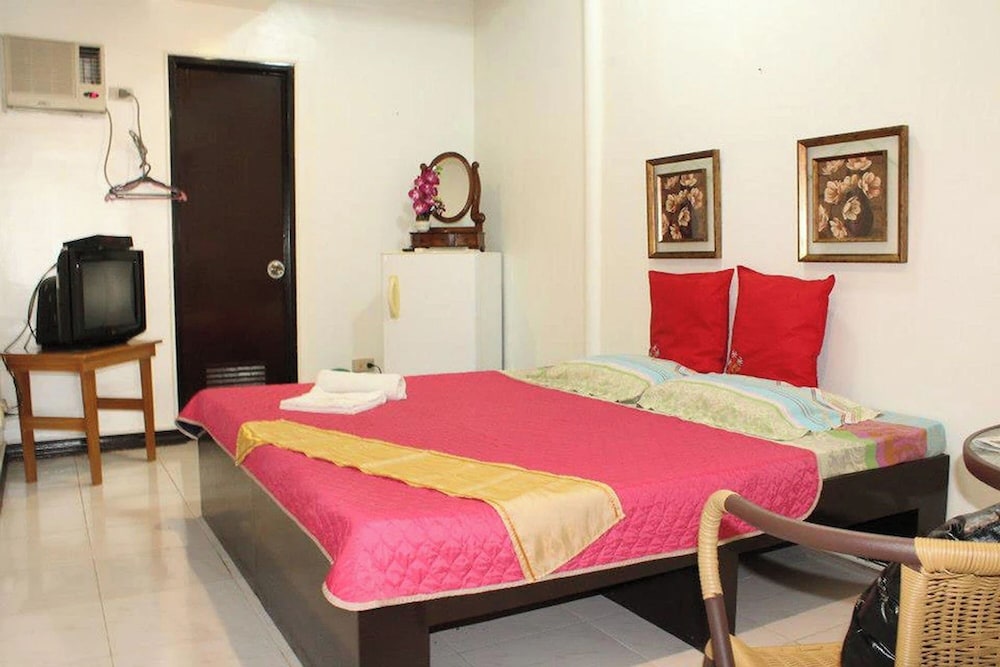 St. Nicolas Inn CDO City Center 22/55
