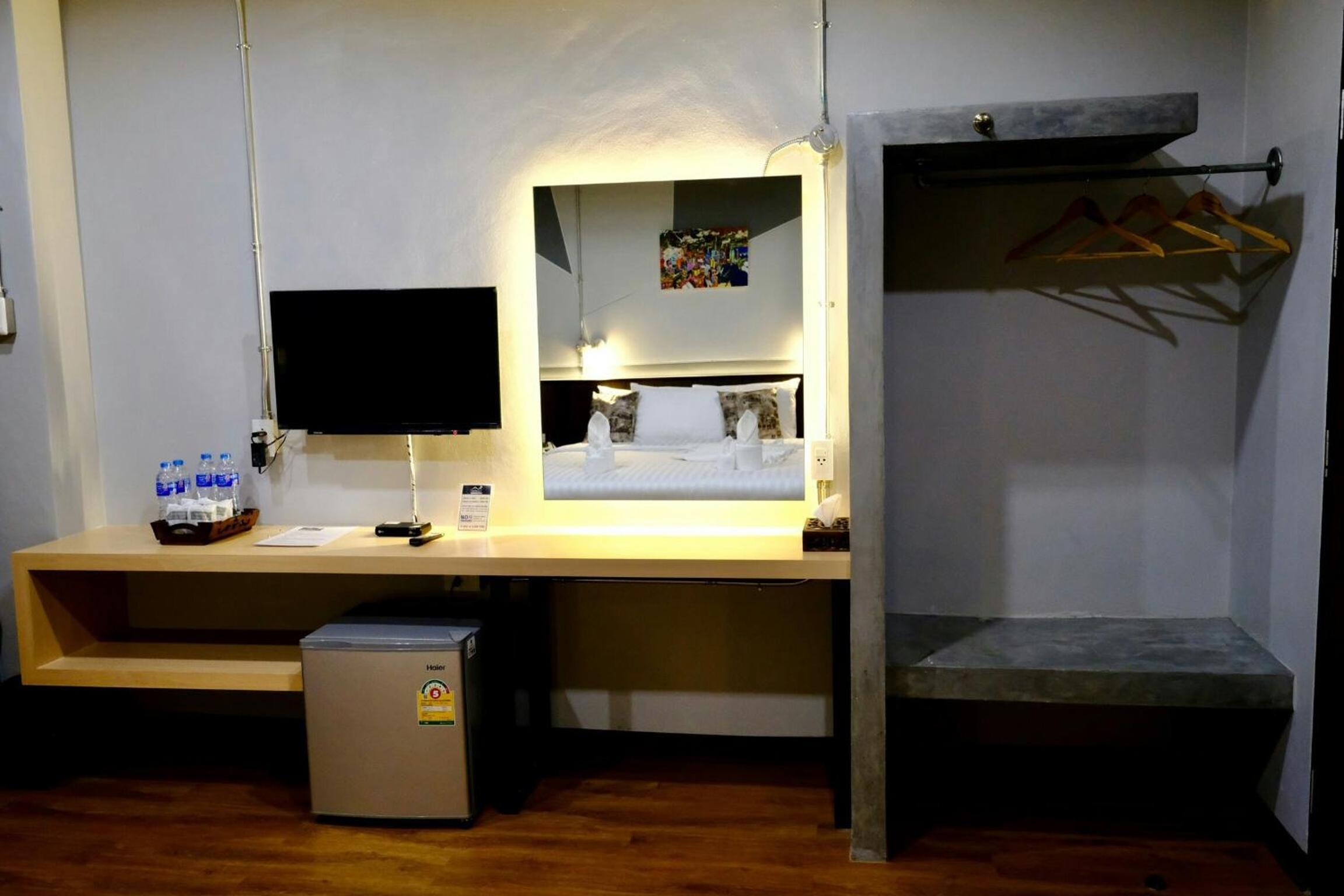 Room 2 U Hostel & Guesthouse 45/49