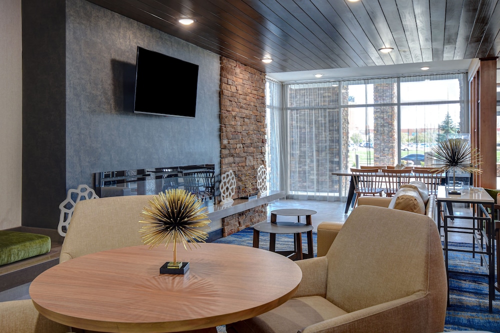 Fairfield Inn & Suites by Marriott Grand Rapids Wyoming 30/36
