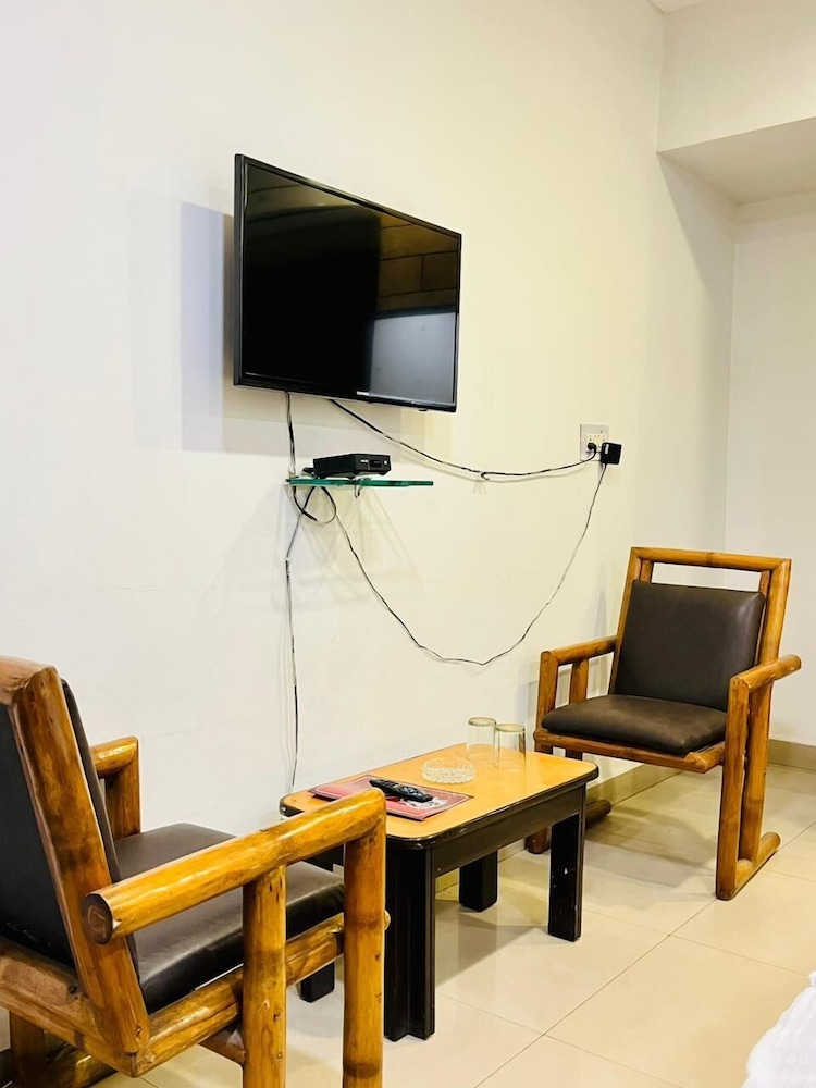 PATHIK HOTEL 22/32