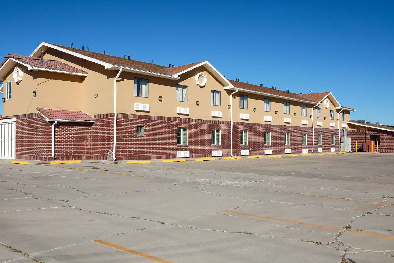 Super 8 By Wyndham Gallup 3/26