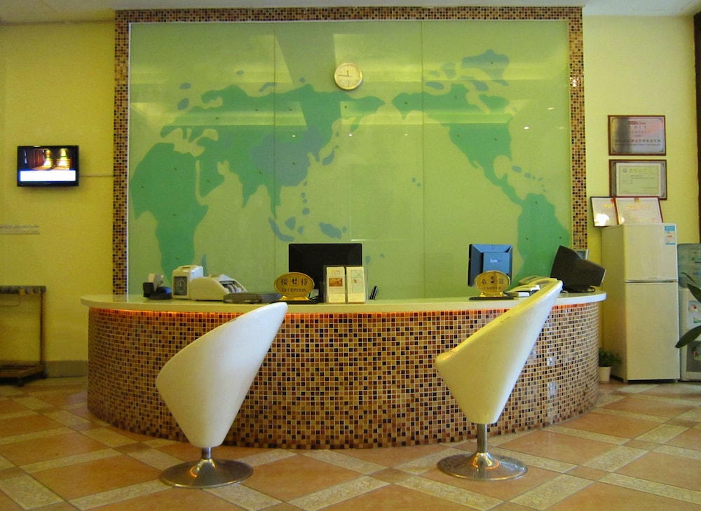 Green Oasis Hotel 37/45