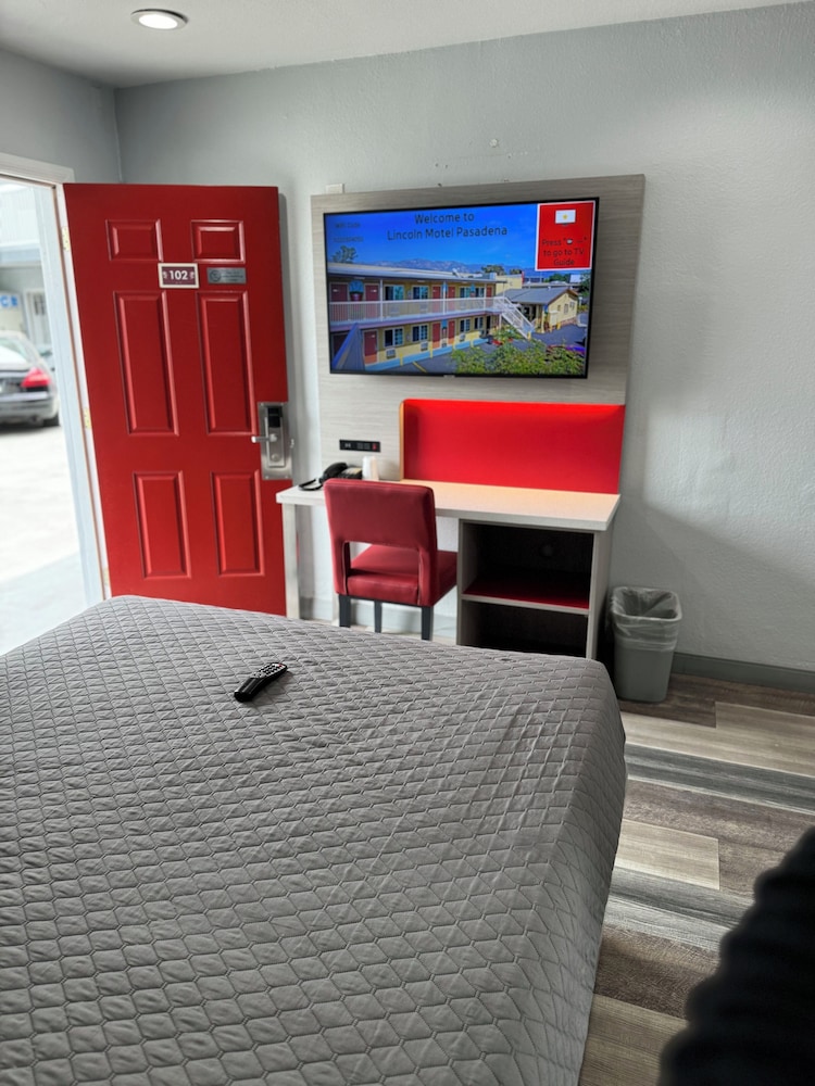 Lincoln Motel 23/58