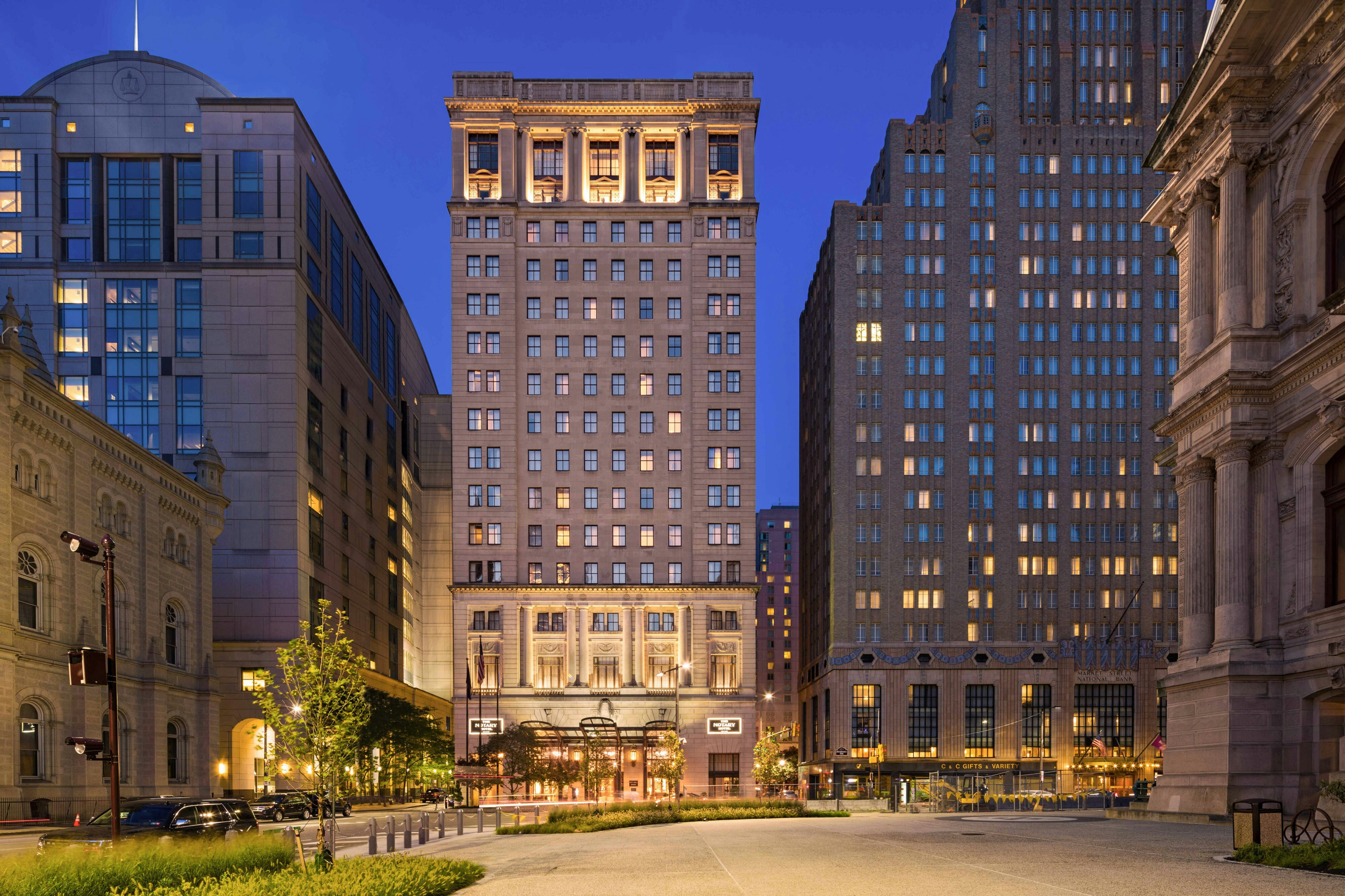 The Notary Hotel, Philadelphia, Autograph Collection 30/32