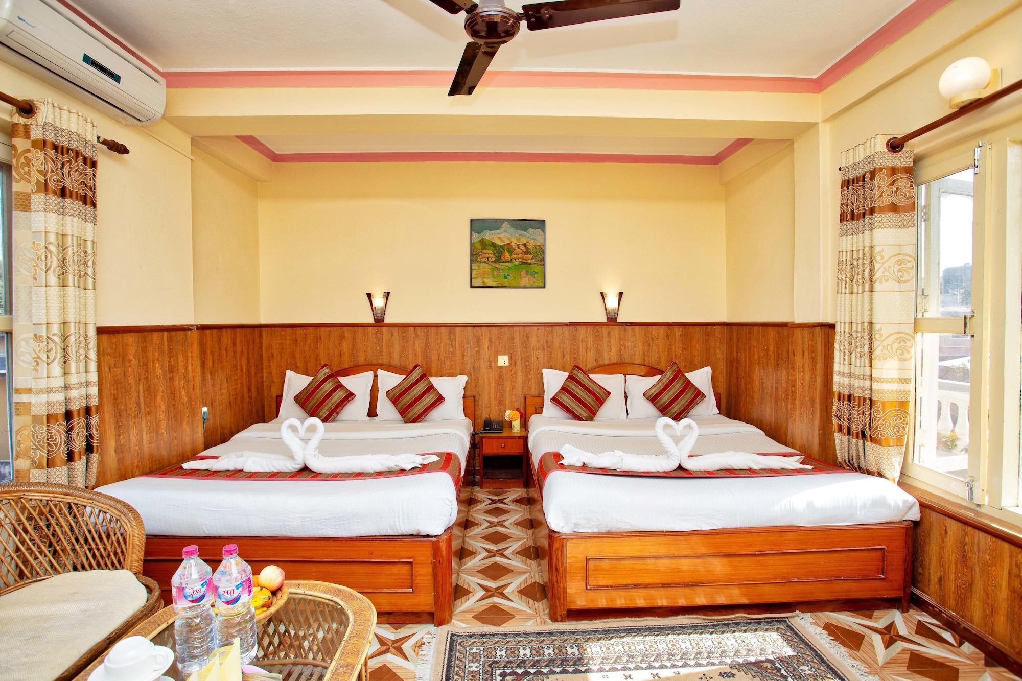 DELUXE, TWIN BEDS, MOUNTAIN VIEW