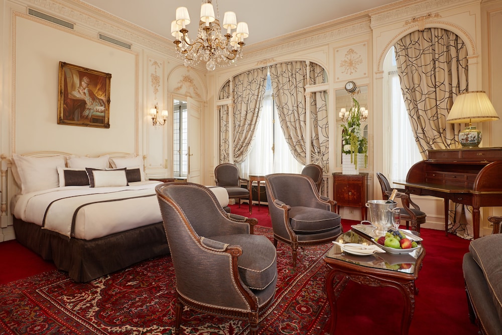 HOTEL RAPHAEL 58/80