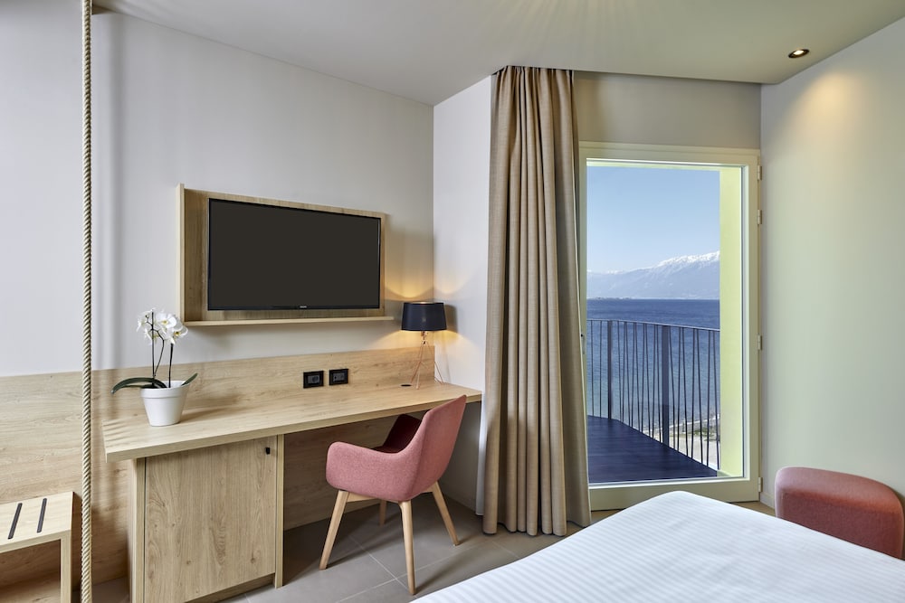 Park Hotel Casimiro Village 63/71