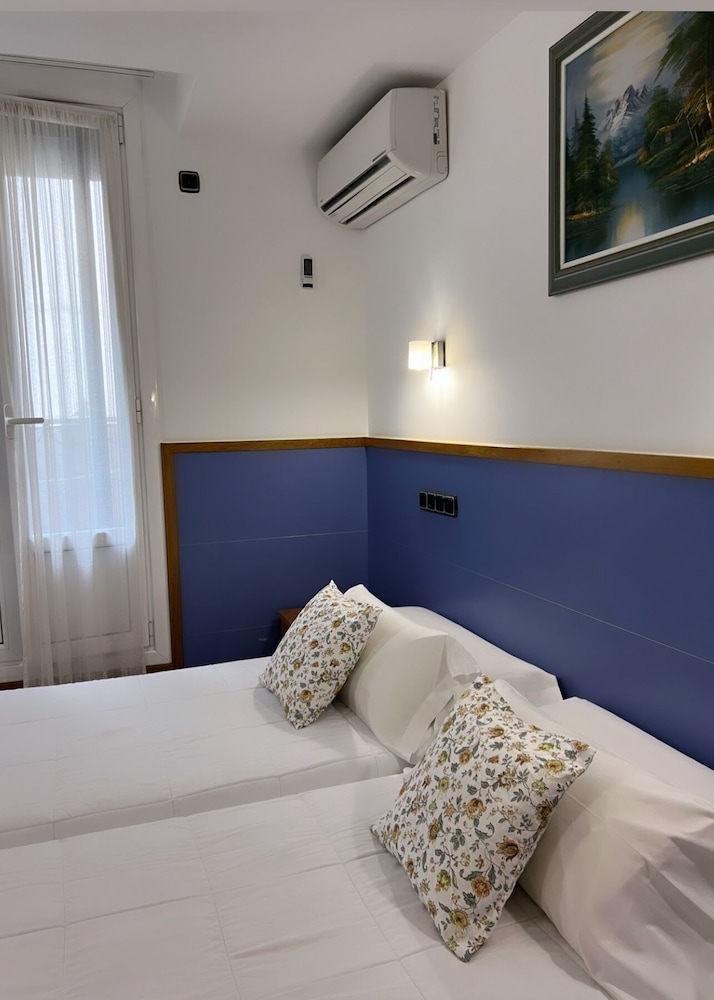 ROOM, DOUBLE BED, WITH EXTRA BED