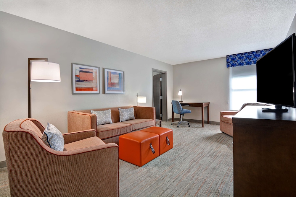 Hampton Inn Greenwood, SC 28/35