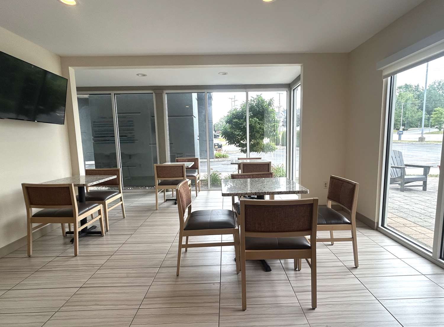 Best Western Erie Inn & Suites 9/10
