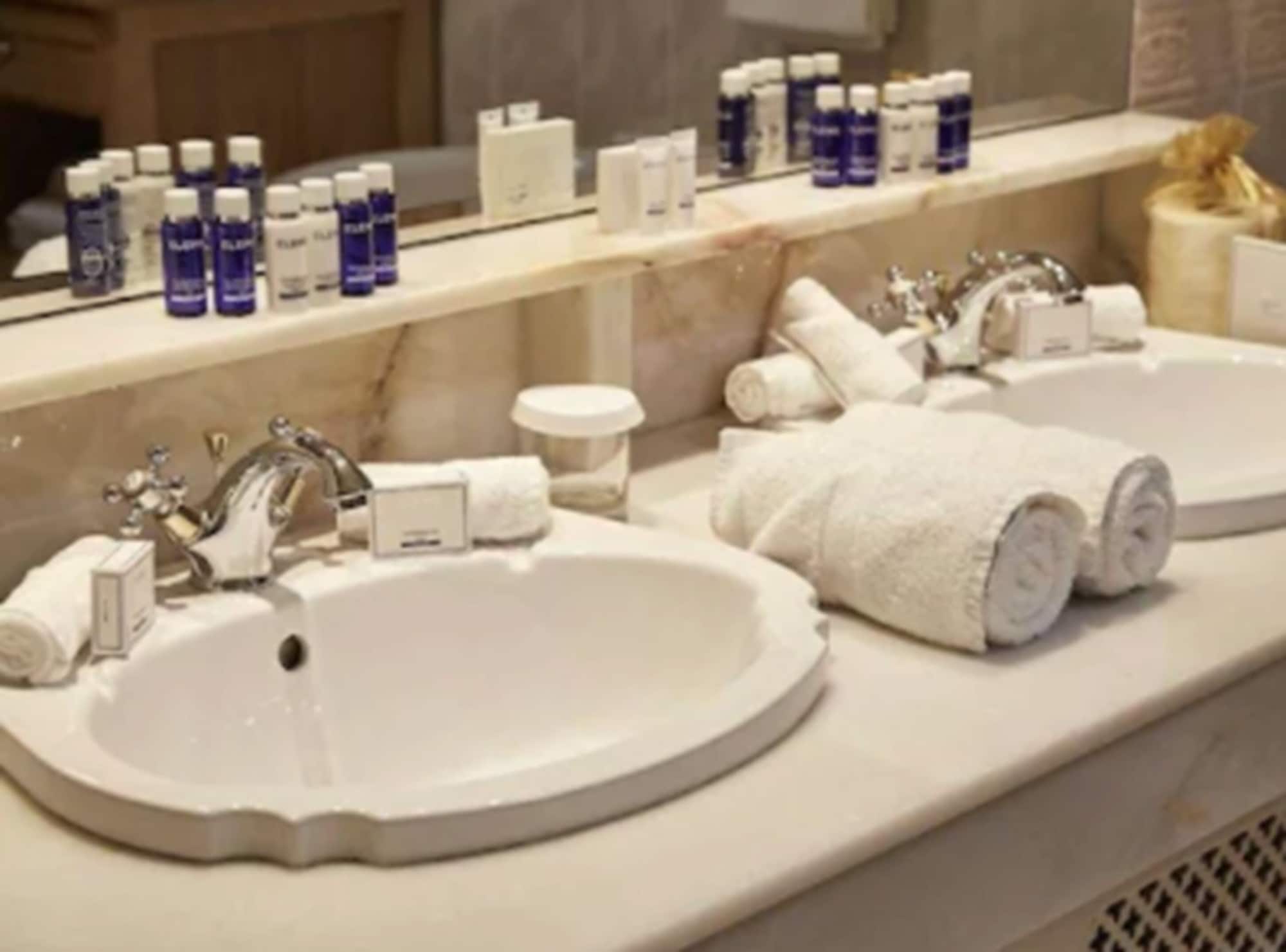 Superior, Double Bed, Killarney Royal Hotel 3/3