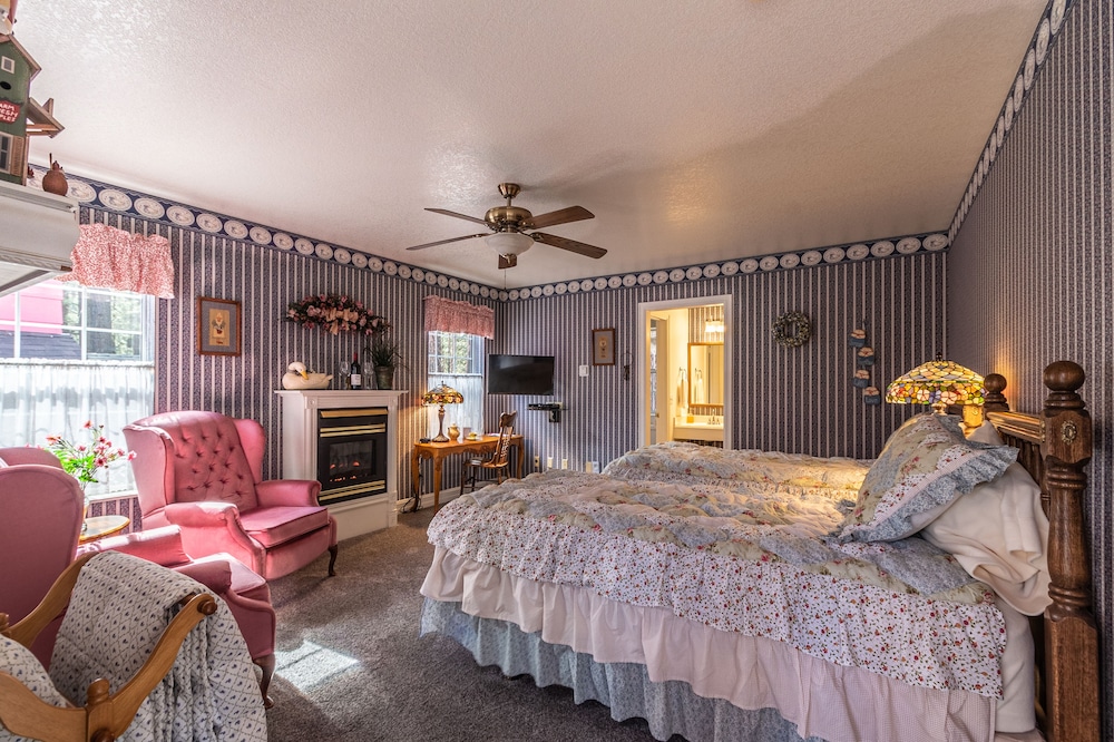 Apples Bed Breakfast 10/71
