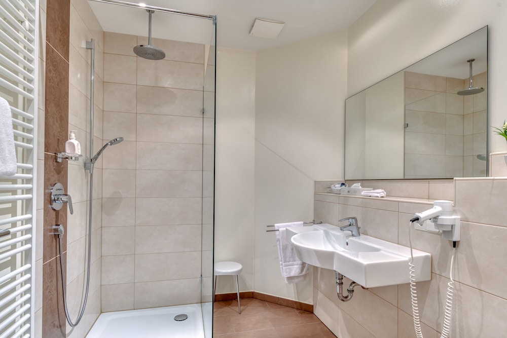 Hotel Restaurant Alt Vellern 46/48