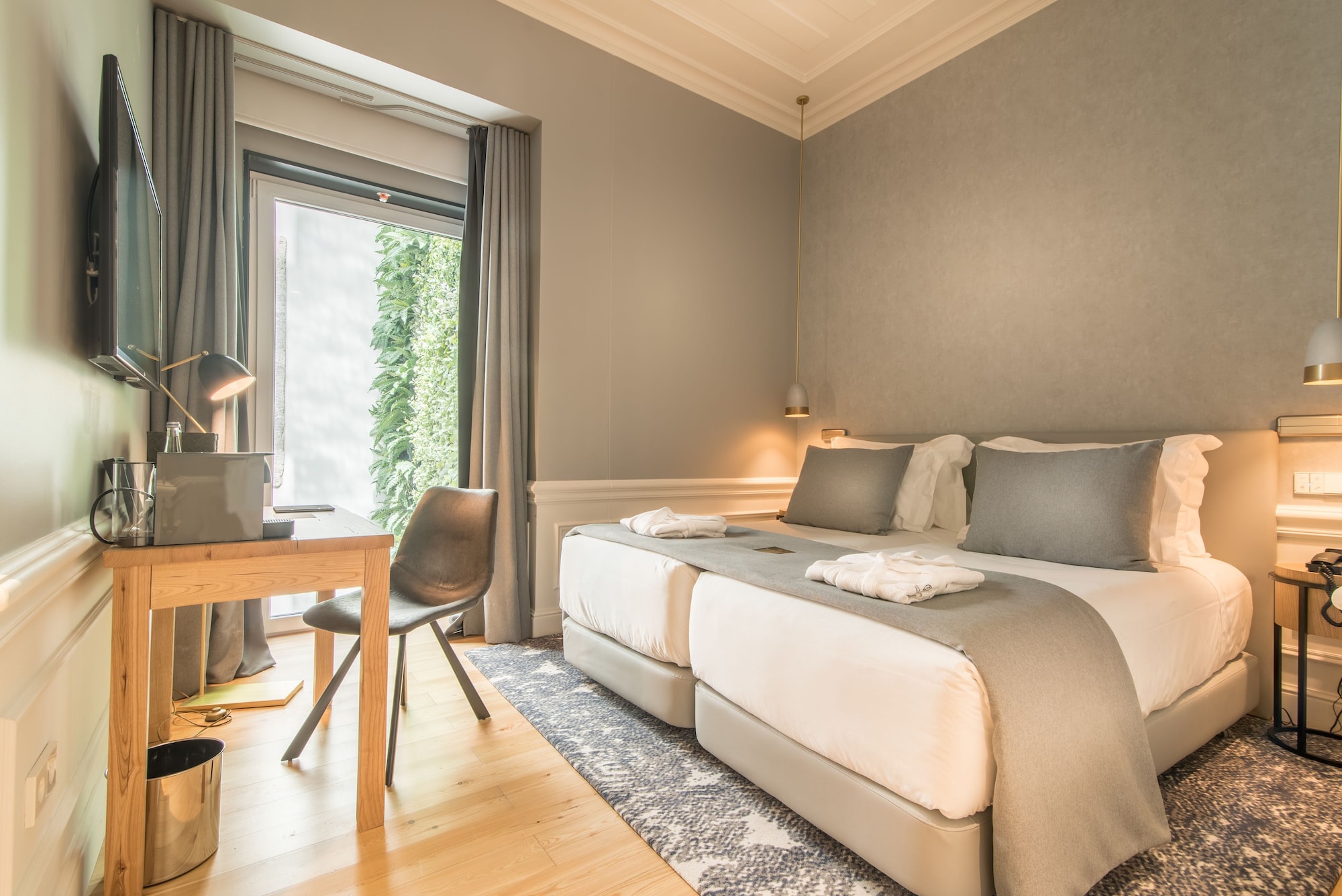 CLASSIC, DOUBLE OR TWIN BED