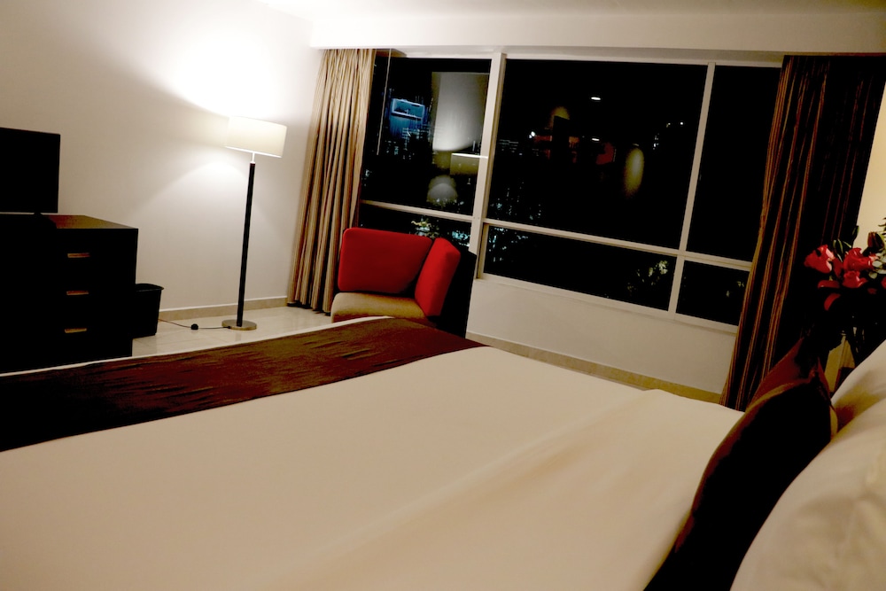 Hotel & Suites PF 17/43