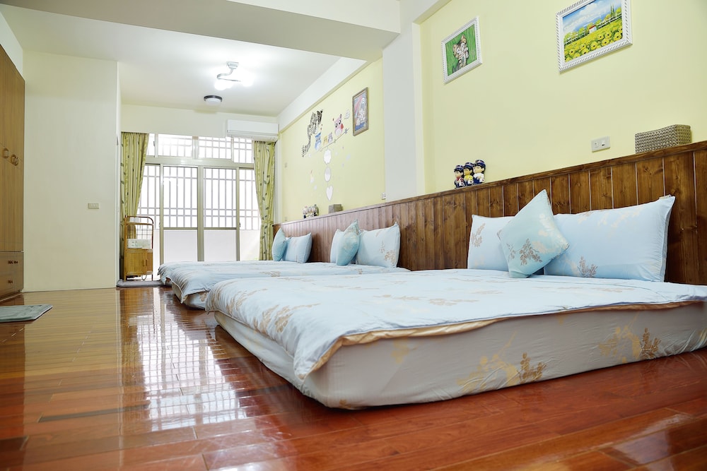 Feng's B&amp;B 8/30