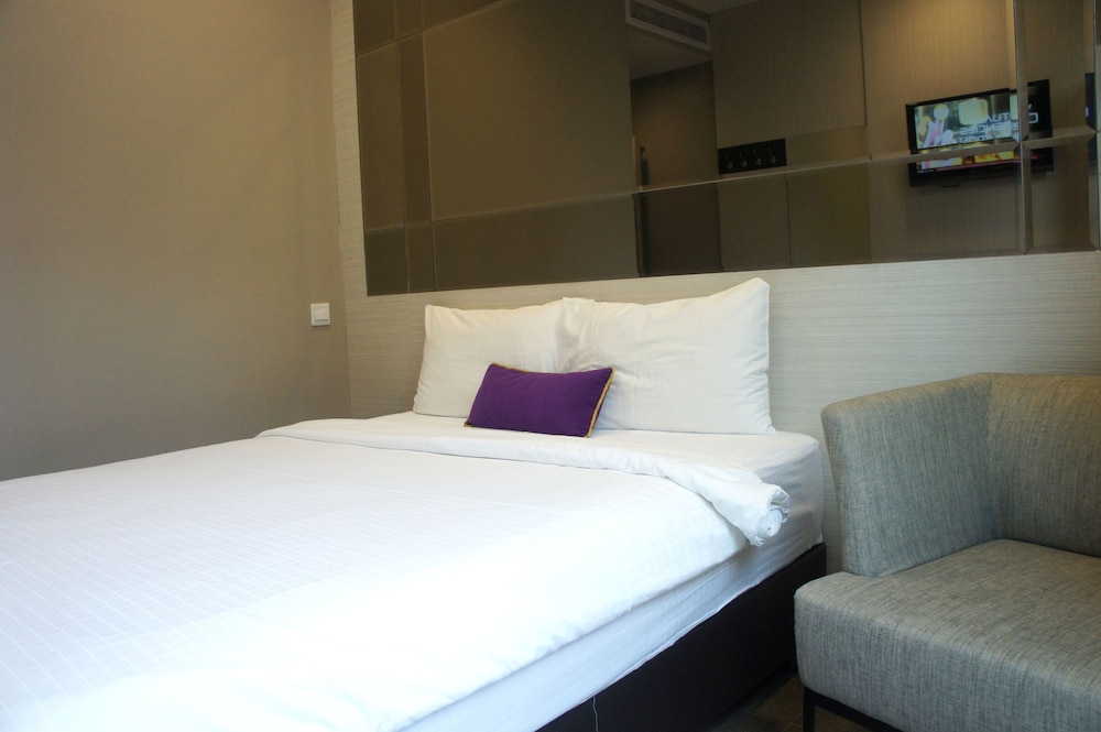 V Hotel Bencoolen 23/54