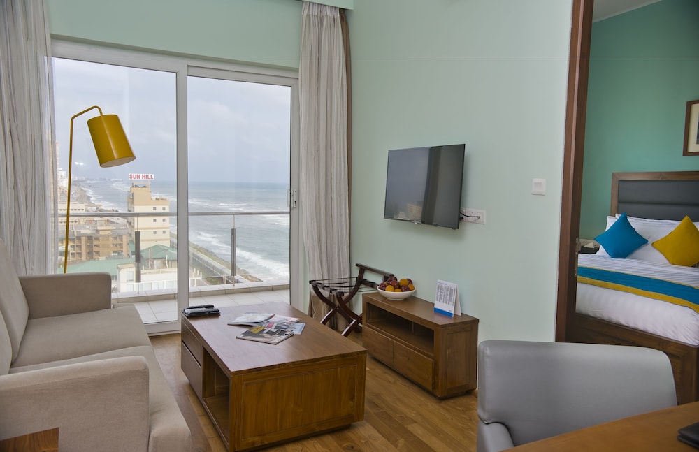 Ocean Edge Suites 49/49