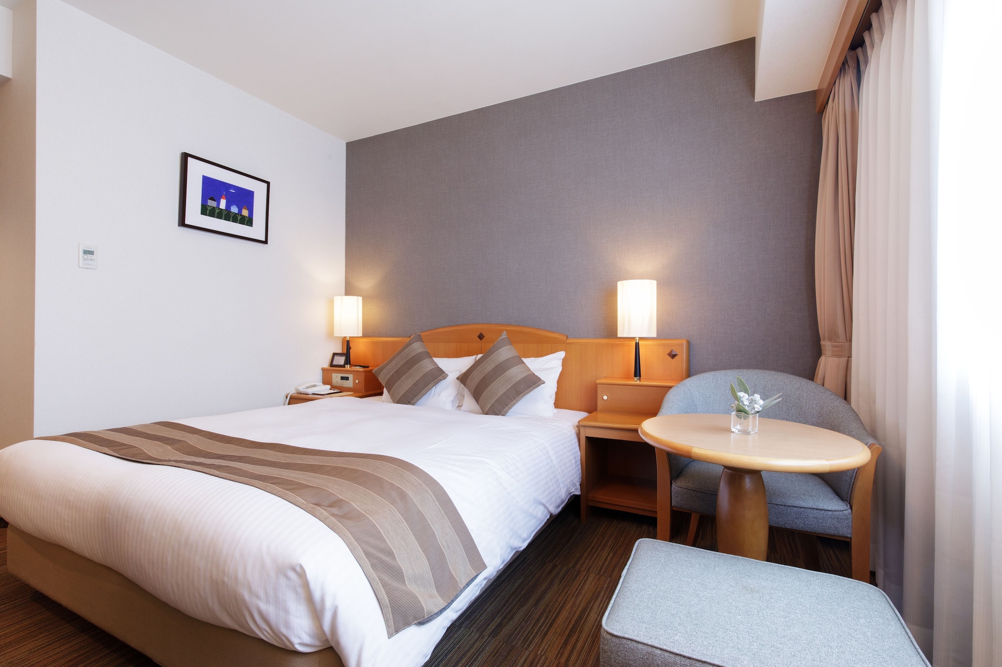 SUPERIOR, QUEEN BED, PARK VIEW