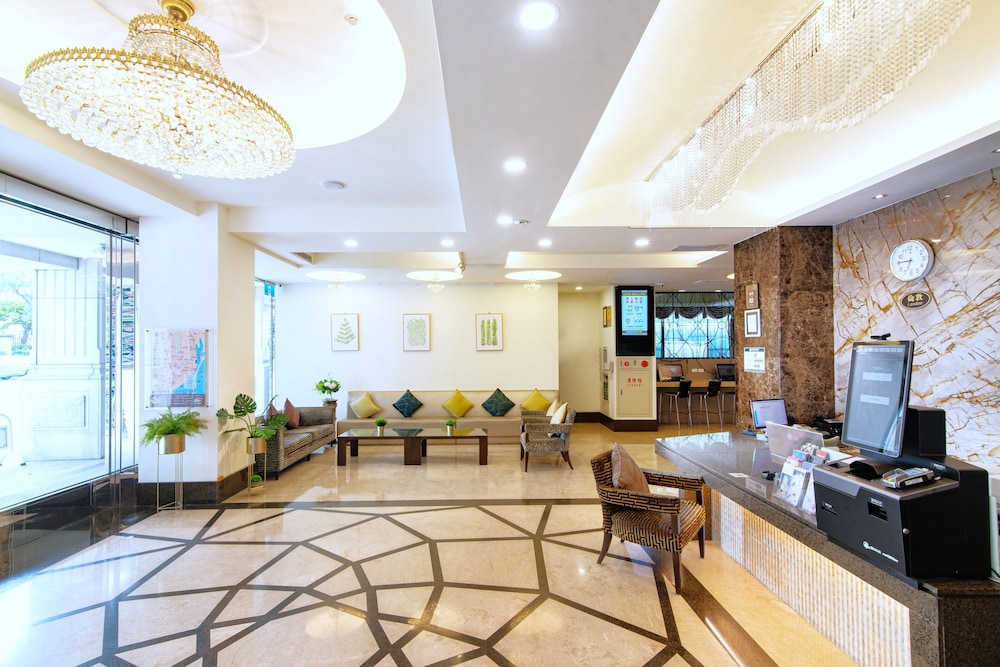 Lishiuan International Hotel 38/62
