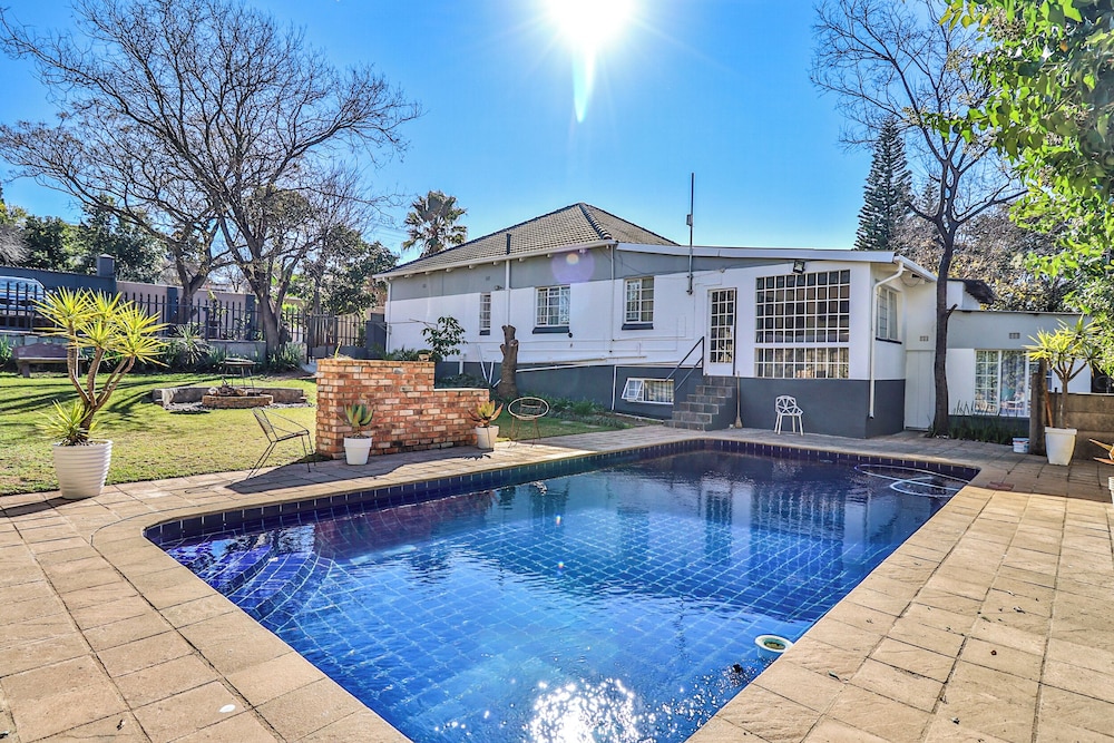 Sunbury Bed and Breakfast 30/36
