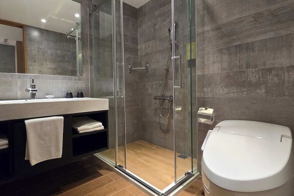 HOTEL R14 60/62