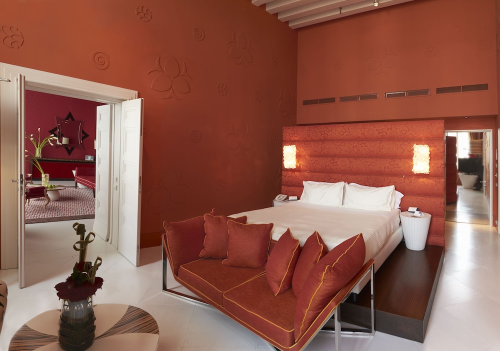 GRAND, DELUXE, SUITE, CANAL VIEW