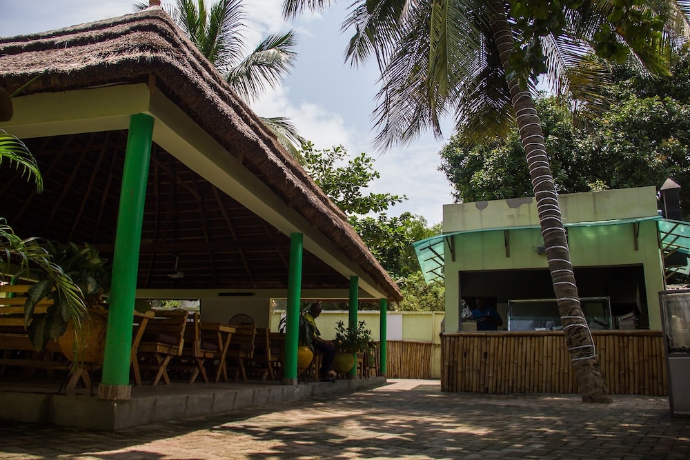 Island Heights Hotel 2/32