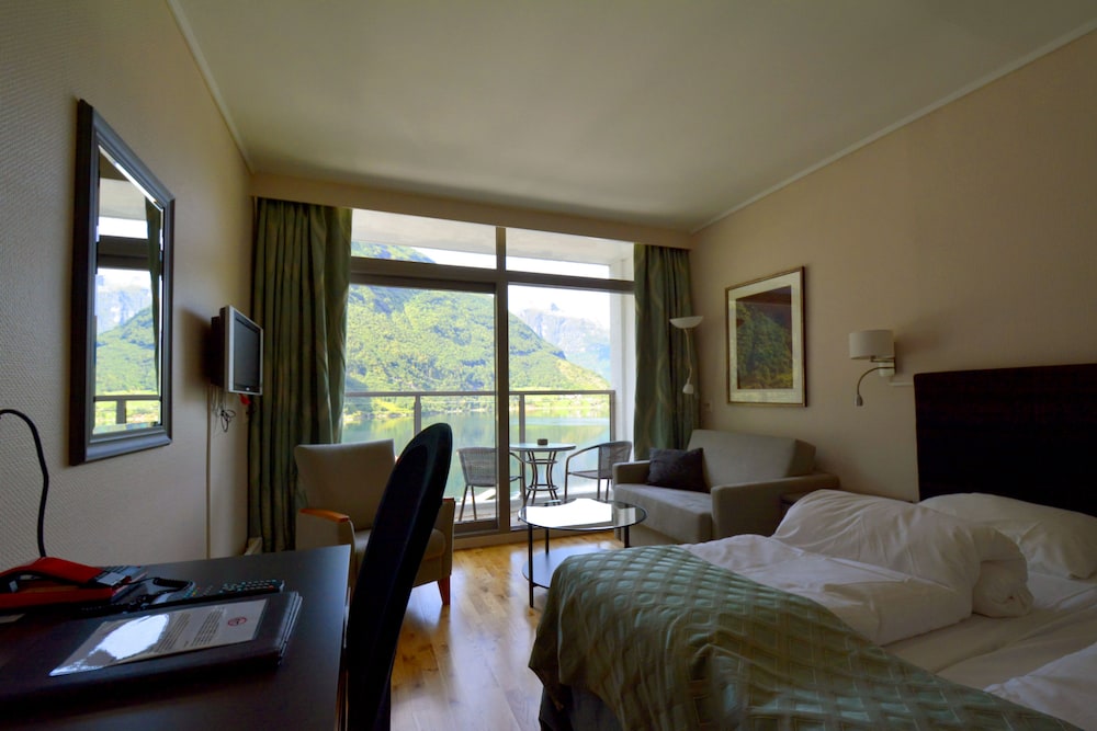 Standard, Twin Beds, Fjord View