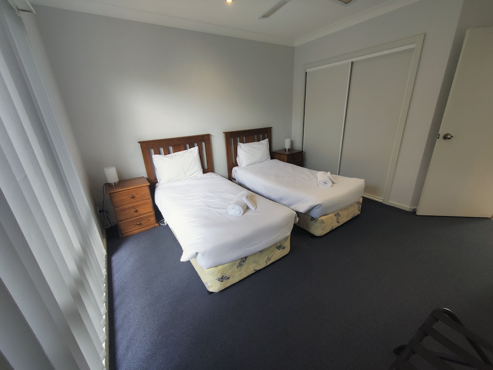 Belvoir Village Motel Apartments 21/57