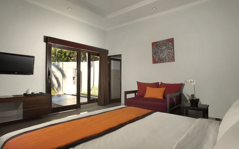 SAMAJA BEACHSIDE VILLAS 30/76