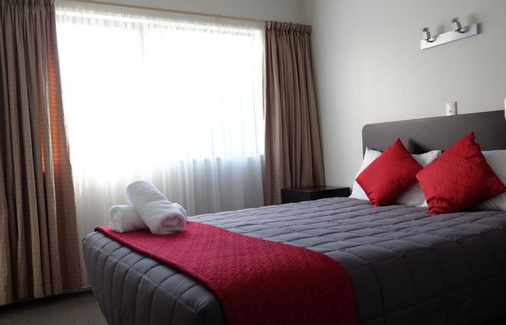 1 BEDROOM, UNIT